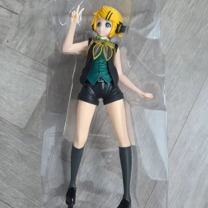 [BUNJANG] Kagamine Rin Transmitter Figure / 카가미네 린 트랜스미터 피규어