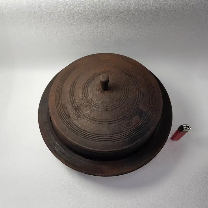 [BUNJANG] Antique Korean Cast Iron Gam솥 (Cauldron) - Vintage Traditional Kitchenware / 옛날 근현대사 골동품 무쇠 가마솥 솥단지