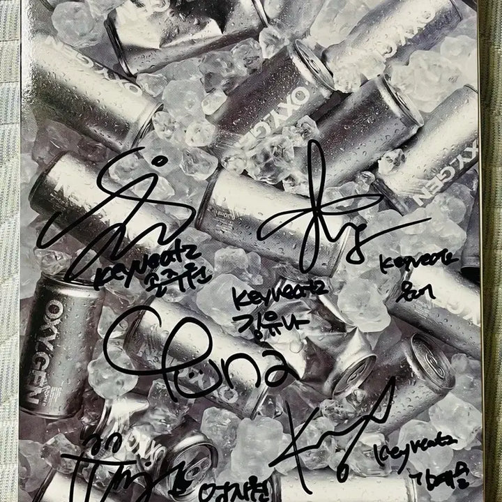 [BUNJANG] Keyveatz Signed Debut Album Photocard Set / 키비츠 Keyveatz 친필싸인 데뷔앨범 비매