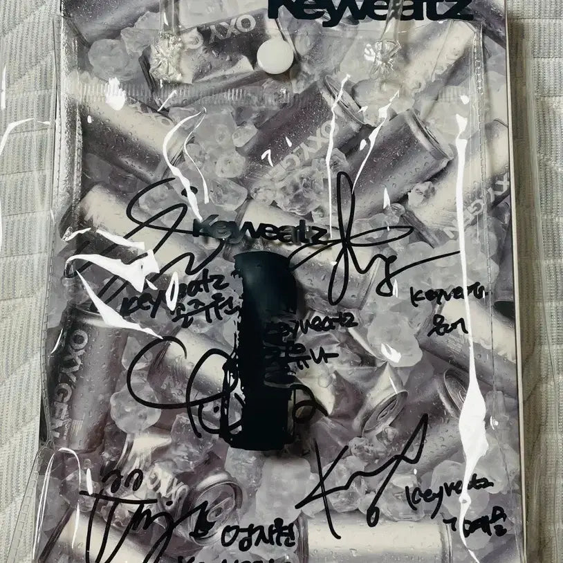 [BUNJANG] Keyveatz Signed Debut Album Photocard Set / 키비츠 Keyveatz 친필싸인 데뷔앨범 비매