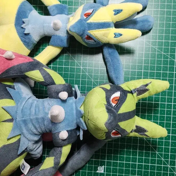 [BUNJANG] Shiny Lucario and Mega Lucario Plush Bundle / 포켓몬 타카라토미 인형 루카리오 인형 메가루카리오 인형 이로치 일괄 처분