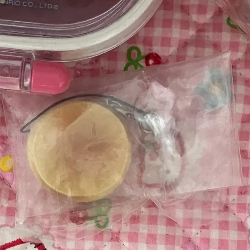 [BUNJANG] Vintage Melon Bread Bakery Strap Keychain / 고전 메론빵 베이커리 스트랩 빈티지 갸루 디저트 스위츠 키링 빵 산엑스