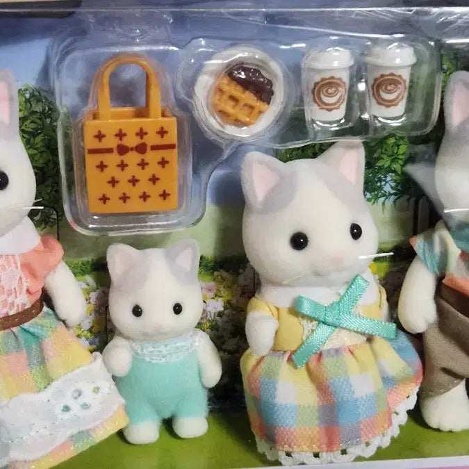 [BUNJANG] Sylvanian Families Latte Cat Family Sealed / 실바니안 패밀리 라떼고양이 가족 미개봉