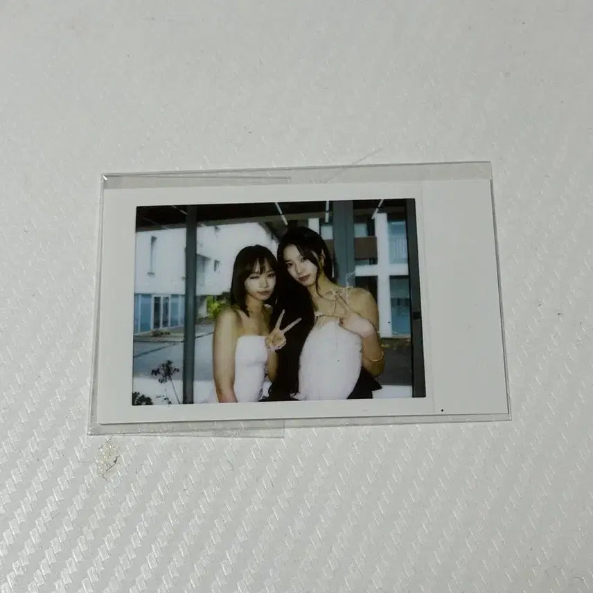 [BUNJANG] LE SSERAFIM Sakura HOT Limited Edition Photocard / 르세라핌 사쿠라 HOT 한정판 포토카드