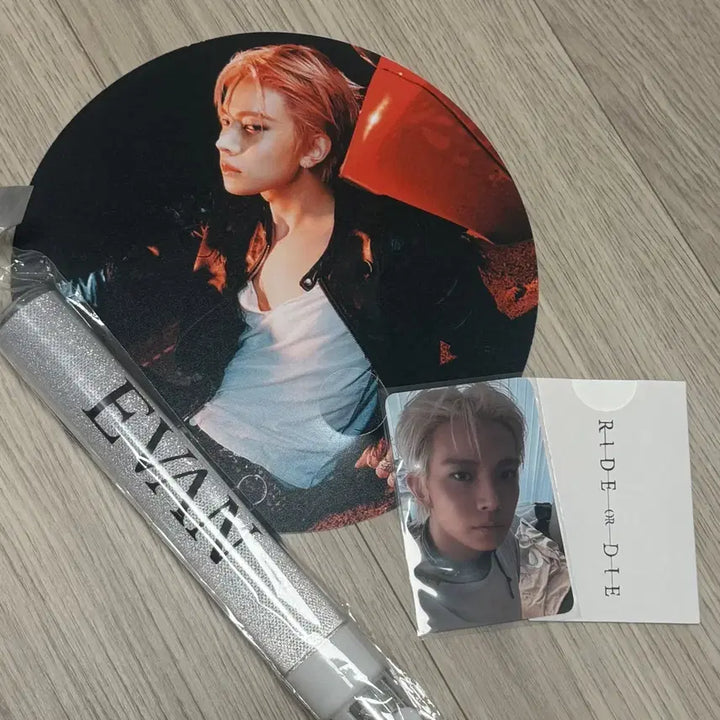 [BUNJANG] Enhypen Heeseung Studio Photocard / 에반 희승 공방 포카 포토카드 부채 응원봉 세트 양도