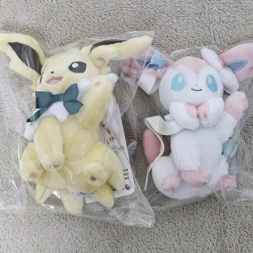 [BUNJANG] High Five Eevee Collection Jolteon &amp; Sylveon Dolls / 하이파이브 이브이 컬렉션 쥬피썬더 &amp; 님피아