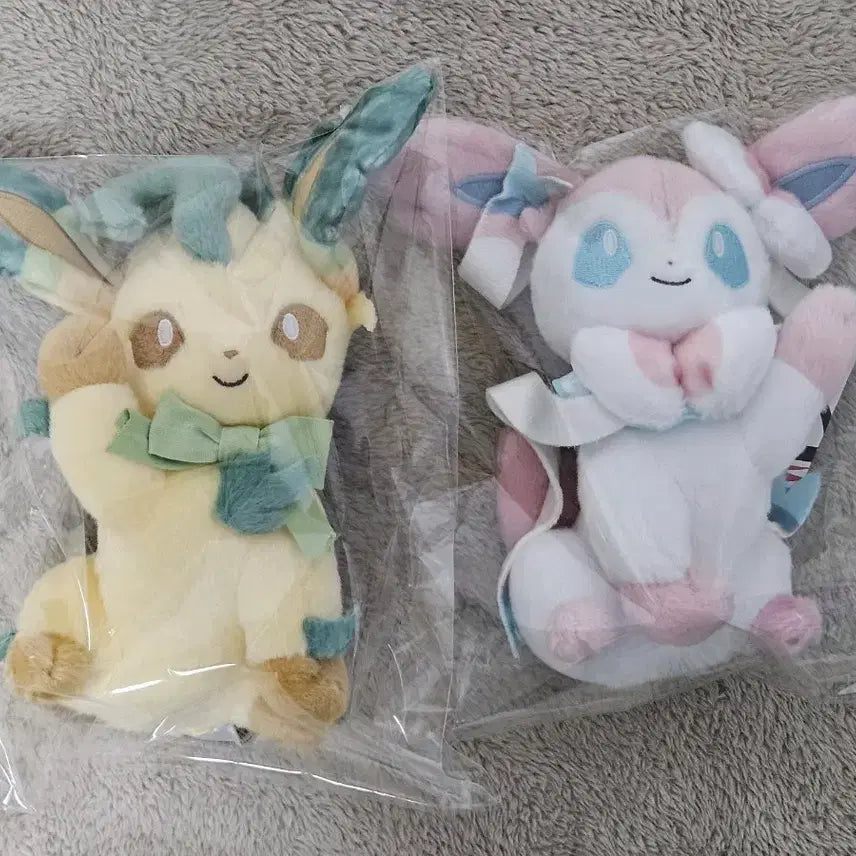 [BUNJANG] High Five Eevee Collection Leafeon &amp; Sylveon Dolls / 하이파이브 이브이 컬렉션 리피아 &amp; 님피아