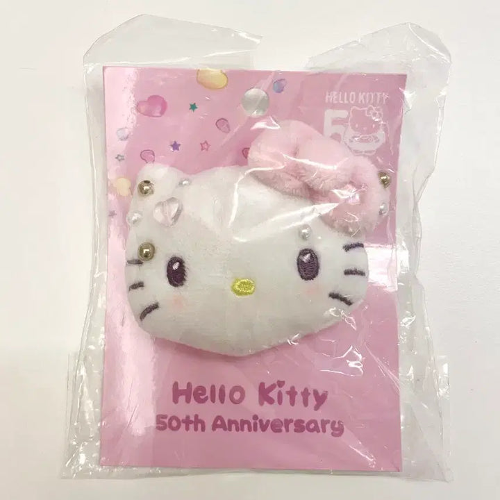 [BUNJANG] Sanrio Hello Kitty 50th Anniversary Limited Edition Face Badge Brooch / 헬로키티 50주년 한정 뱃지 페이스 얼굴 브로치