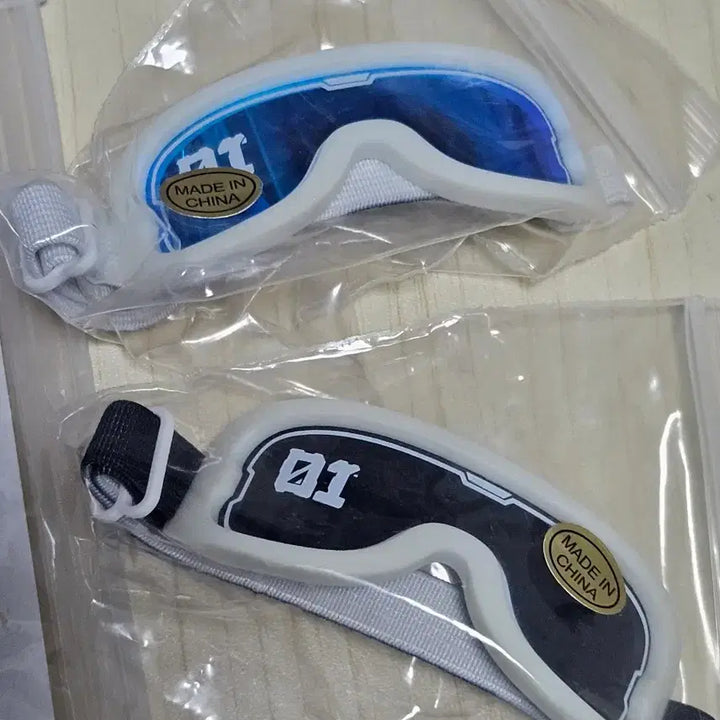 [BUNJANG] 10cm Doll Clothes Special Agent White Blue with Goggles / [고글 2개 포함] 10cm 인형옷 우블 특수요원 화이트 블루