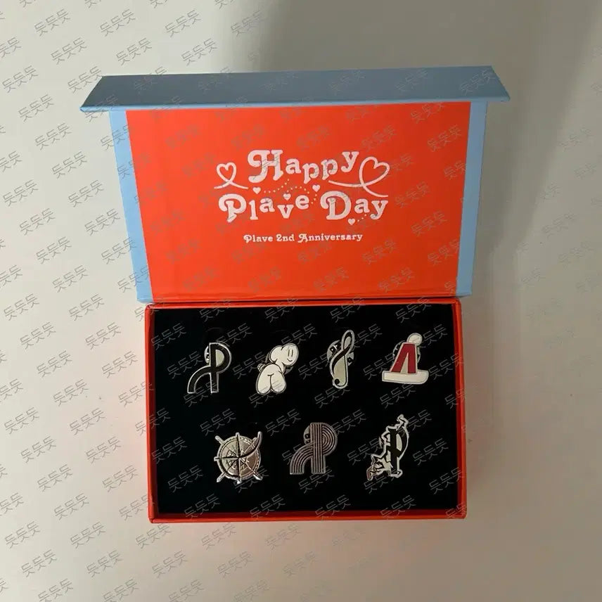 [BUNJANG] Plave 2nd Anniversary Badge / 플레이브 2주년 뱃지