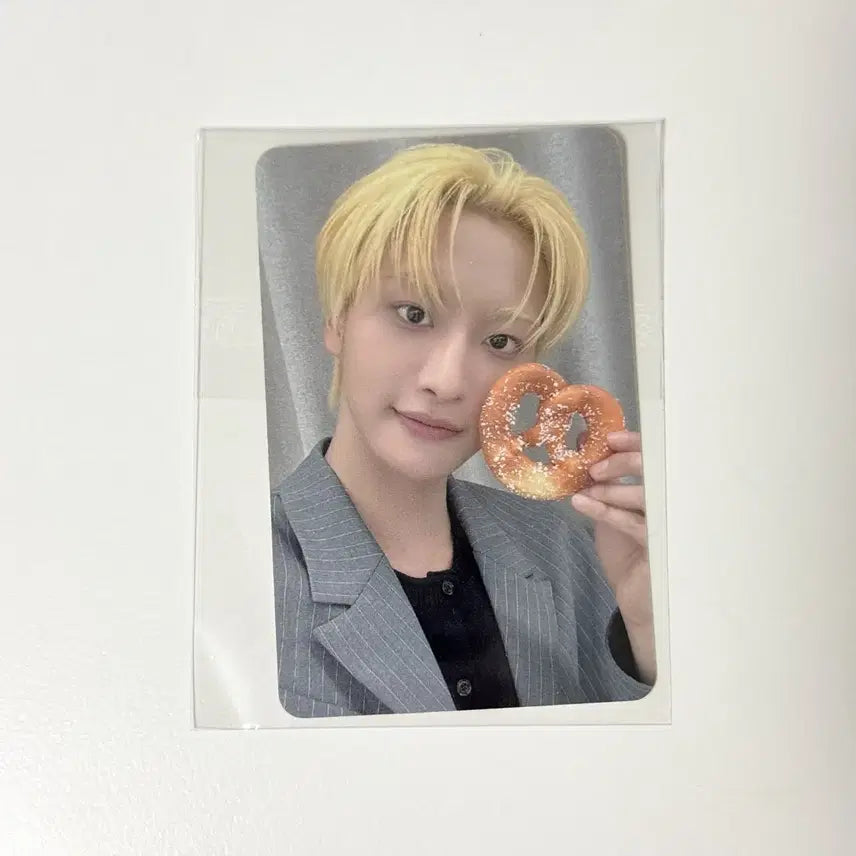 [BUNJANG] ATEEZ A-to-Z Apple Music Cafe POB Seonghwa Photocard / 에이티즈 애플뮤직 카페 특전 성화 포카 양도