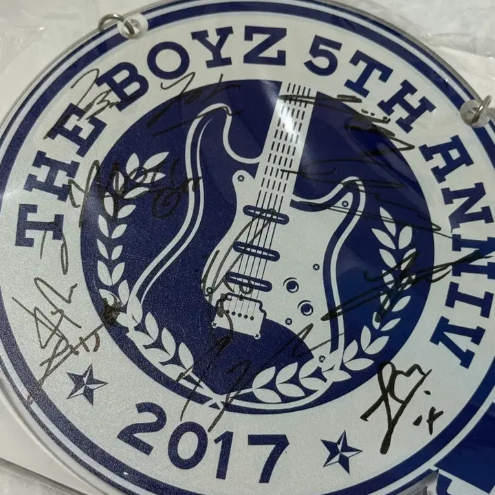 [BUNJANG] The Boyz Signed Merchandise / 더보이즈 싸인 굿즈 양도