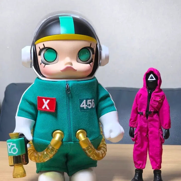 [BUNJANG] Pop Mart Mega Space Molly x Squid Game 400% + BJD Set / 팝마트 메가 스페이스 몰리 X 오징어 게임 400% + BJD 세트