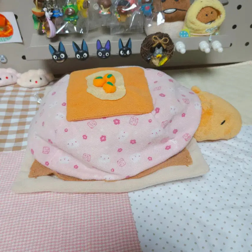 [BUNJANG] Genuine Japanese Vintage Kapibarasan Plush / [일본정품] 고전 코타츠 카피바라상 인형