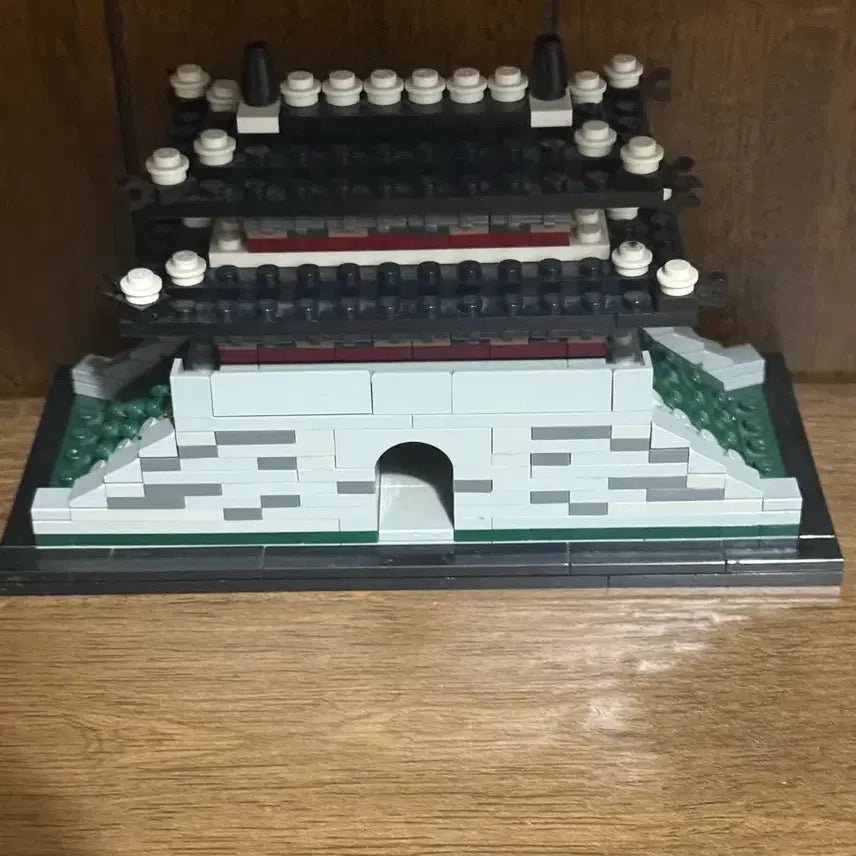 [BUNJANG] LEGO Gyeongbok Palace (Sungnyemun) Display Model / 21016 레고 숭례문 완성품