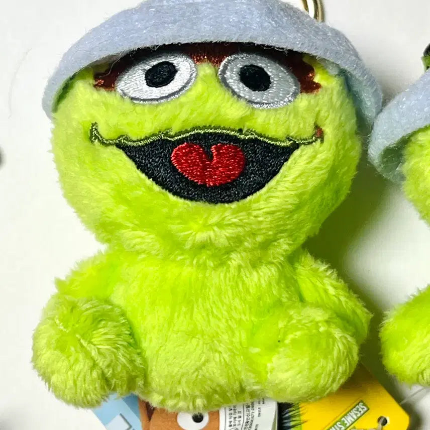 [BUNJANG] Authentic Sesame Street Cookie Monster Plush Keychain / 정품) 세서미스트리트 쿠키몬스터 인형 키링