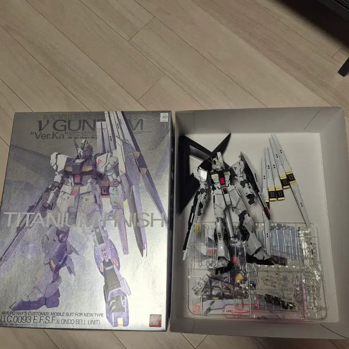 [BUNJANG] Bandai MG RX-93 Nu Gundam Ver.Ka Titanium Finish Model Kit / 반다이 mg 뉴건담 Ver.Ka 티타늄 피니시