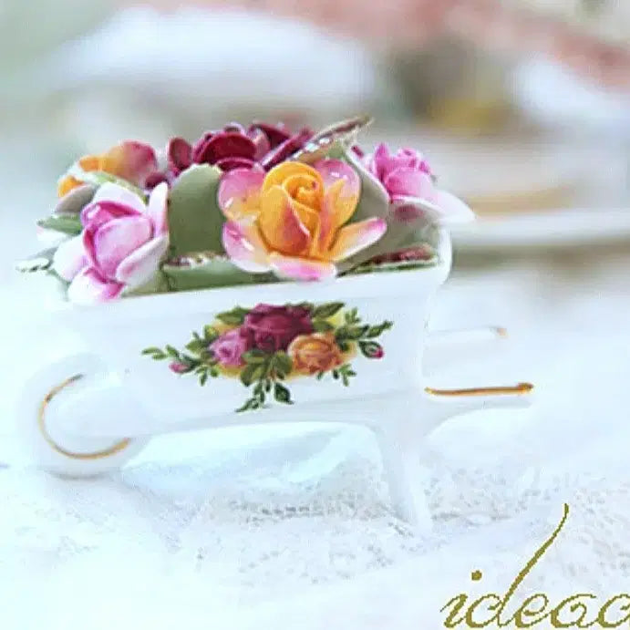 [BUNJANG] Vintage Royal Albert Flower Cart Porcelain Figurine / 빈티지 영국 로얄알버트 꽃수레 포슬린 포지