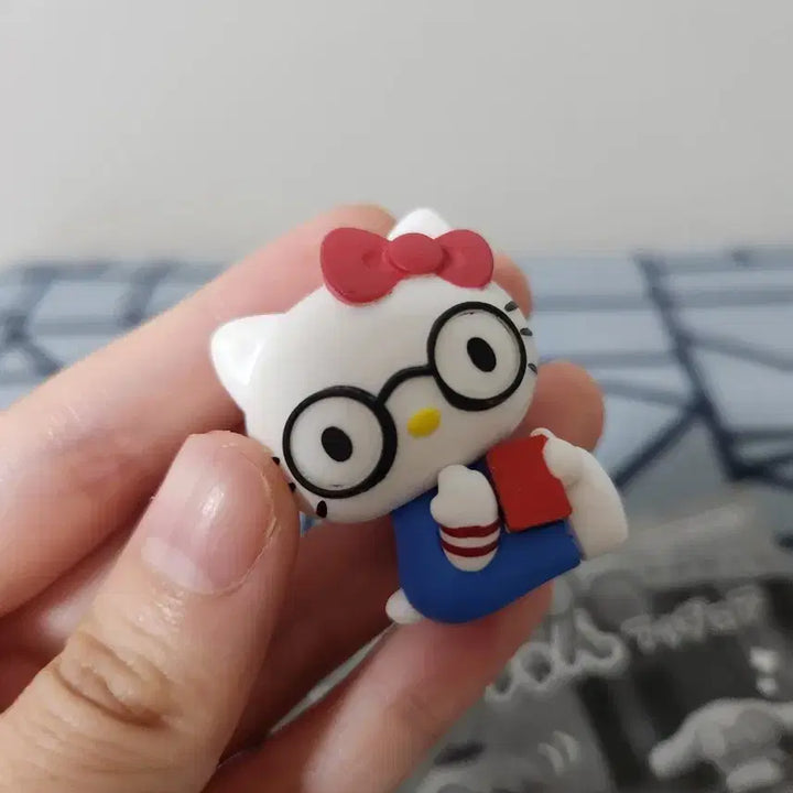 [BUNJANG] Sanrio Cozy Glasses Gacha Figure - Hello Kitty / 산리오 포근포근 안경 가챠 피규어-헬로키티