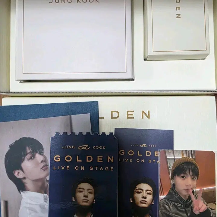 [BUNJANG] Jungkook GOLDEN Showcase Photocard / 정국 GOLDEN 쇼케이스 특전 양도합니다(포카포함)
