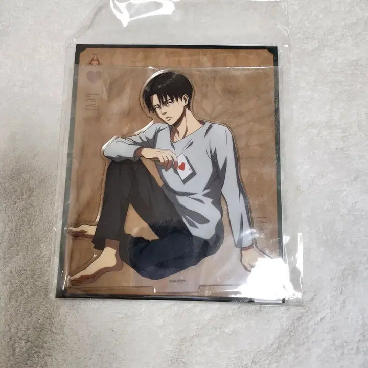 [BUNJANG] Attack on Titan Levi Acrylic Stand &amp; FromPreca Card / 진격의 거인 진격거 리바이 프럼트 카드 아크릴 스탠드 리바이 아크릴