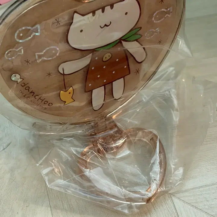 [BUNJANG] MRK Mister Key Button Glitter Desk Heart Mirror / 고전문구 엠알케이 미스터케이 단추 반짝이 탁상형 하트 거울