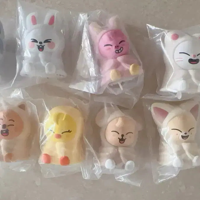 [BUNJANG] Stray Kids Light Gacha Figure Set / 스트레이키즈 스키즈 라이트 가챠