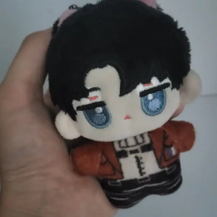 [BUNJANG] Levi Ackerman Plush Doll / 리바이 인형