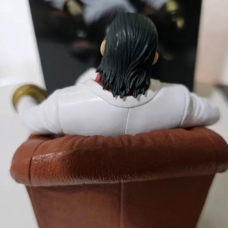[BUNJANG] One Piece Crocodile CXC Seated Figure Special Color Ver. Authentic / 원피스 크로커다일 CXC 좌상 스페셜 컬러 금고양이 정품 전시 피규어