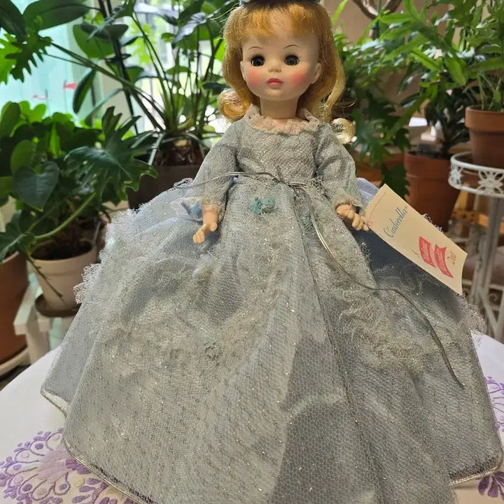 [BUNJANG] Madame Alexander Cinderella 14-inch Doll 