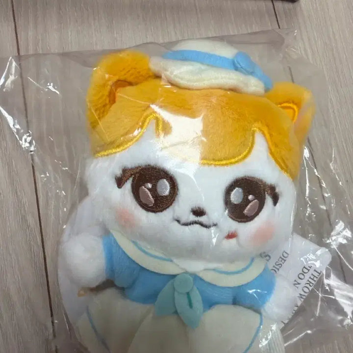 [BUNJANG] IVE MinnieV Everland Liz Plush Doll &amp; Keychain Bundle Set / 아이브 미니브 에버랜드 리즈 플러시인형, 인형키링, 7만원 특전