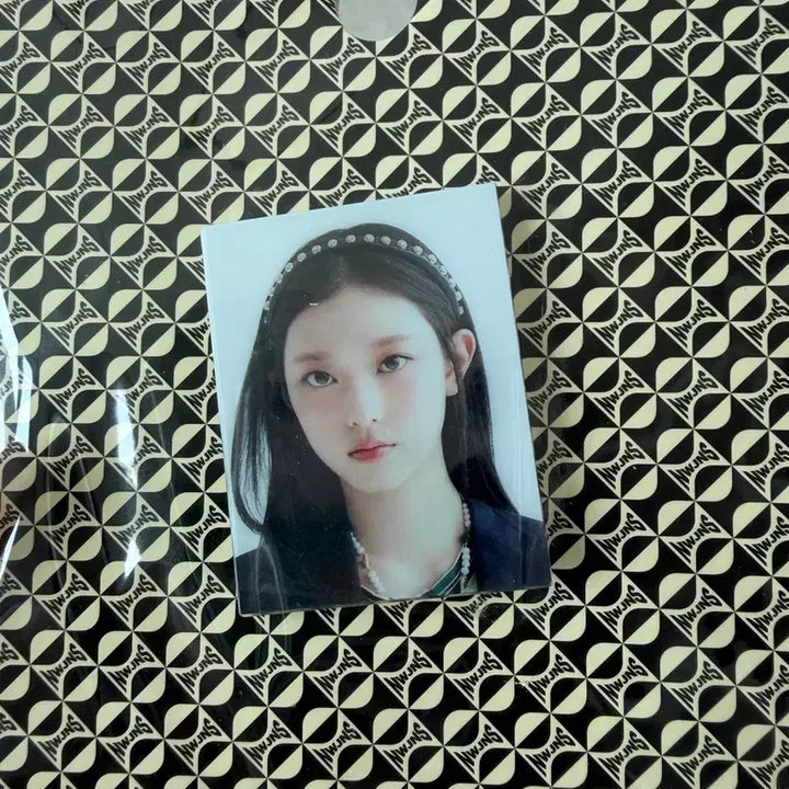 [BUNJANG] NewJeans Haerin NJ Photosticker / 뉴진스해린 NJ포토스티콘