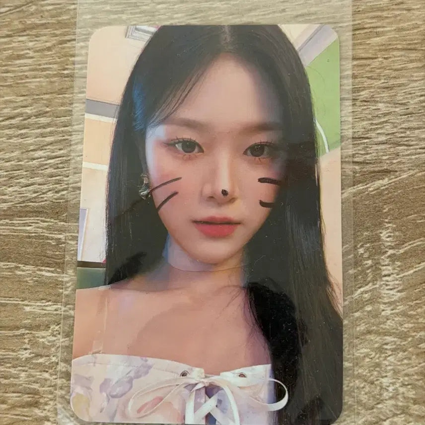 [BUNJANG] LOONA Hyunjin Flip That POB Photocard / 현진 특전 미공포 친필낙서포카 루셈블 이달의소녀