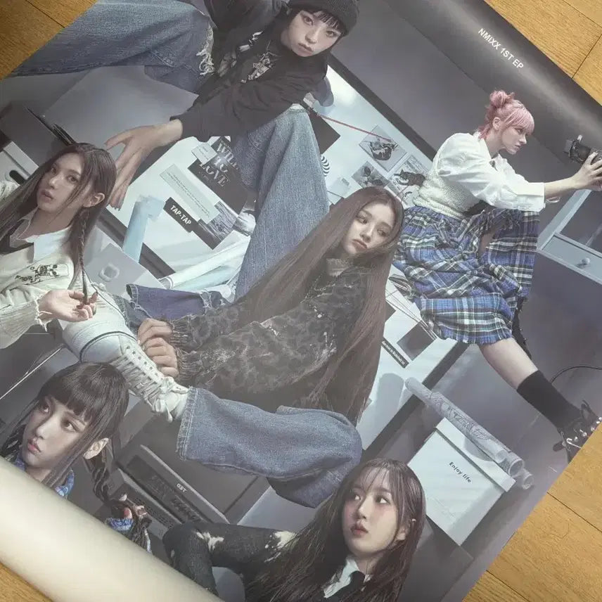 [BUNJANG] NMIXX 1st EP Poster / NMIXX 1ST EP 포스터