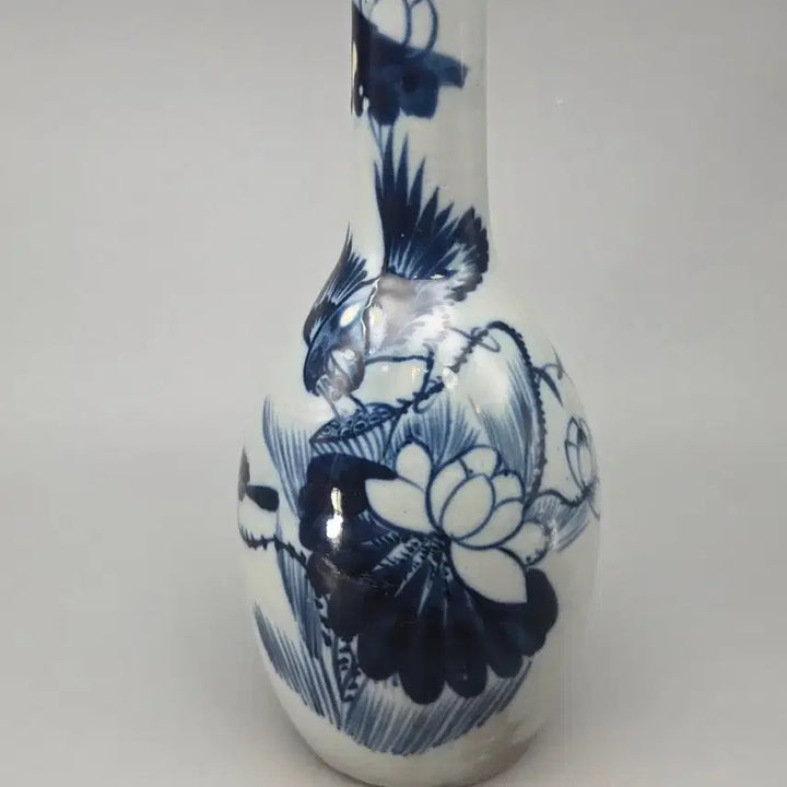 [BUNJANG] Authentic Korean Celadon Porcelain Vase with Inscriptions, Lotus and Magpie Motif / 골동품 진품 제작 간기 있는 청화백자 시문  연꽃에 까치문 병
