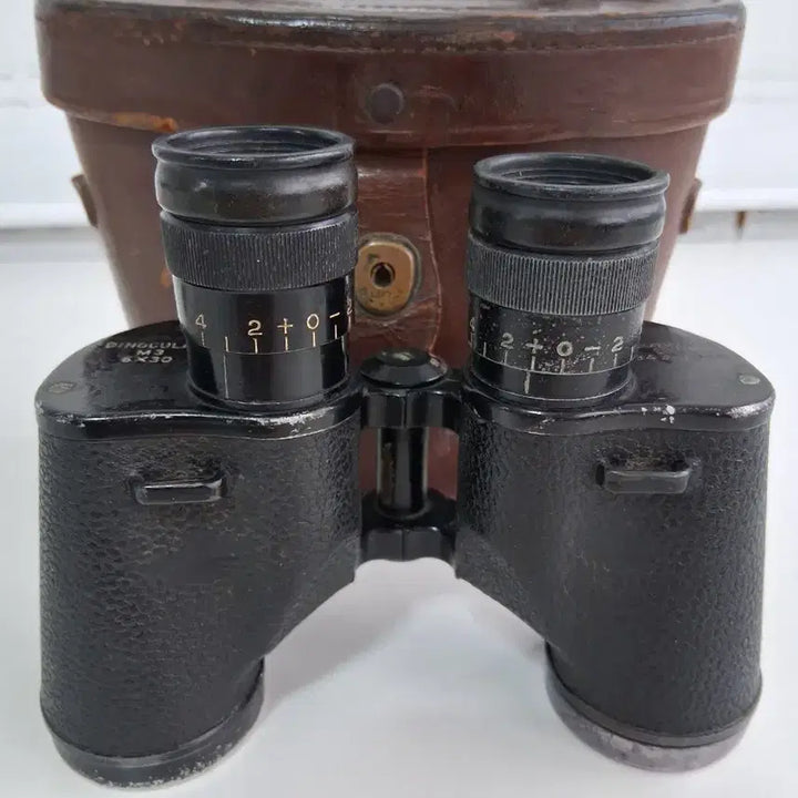 [BUNJANG] WWII US Army Binoculars 6x30 with Leather Case / 2차세계대전 미군쌍안경 6x30 가죽 케이스 포함