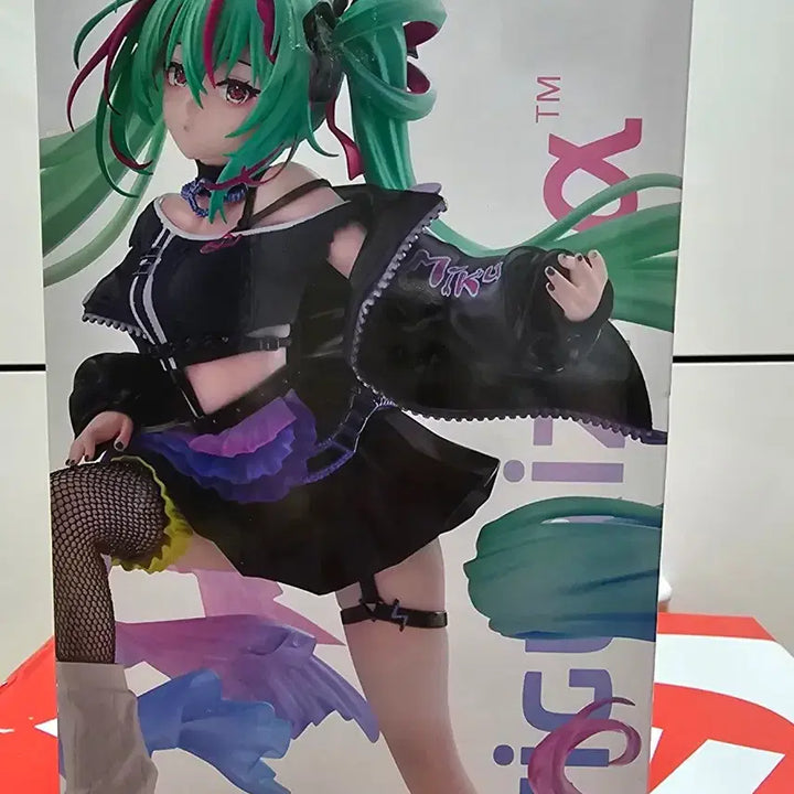 [BUNJANG] Sega Hatsune Miku Punk Figure / 세가 하츠네 미쿠 펑크 피규어