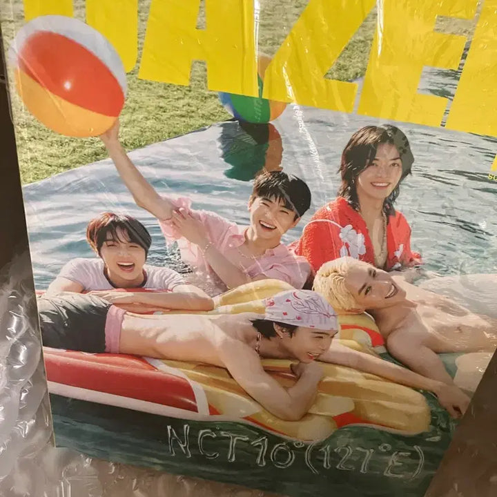 [BUNJANG] Dazed NCT Group Photobook July Issue Bonus / 데이즈드 NCT 단체 화보집