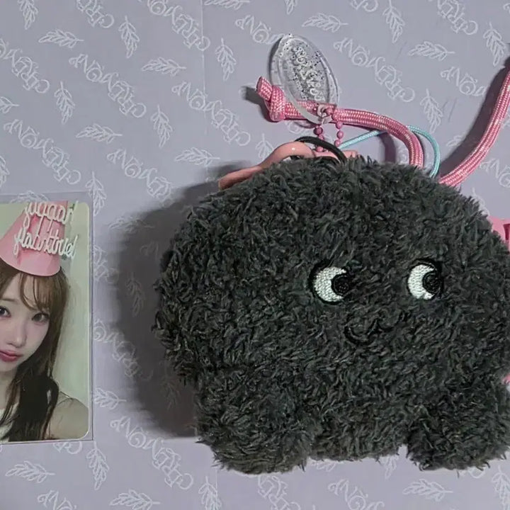 [BUNJANG] QWER 2nd Anniversary Magenta Dolkirring Dol Sawon / QWER 2주년 마젠타 돌키링 돌사원