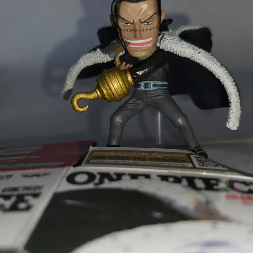 [BUNJANG] One Piece Crocodile World Collectable Figure Full Box / 원피스 크로커다일 월드콜렉터블 월콜 피규어 풀박 금고양이