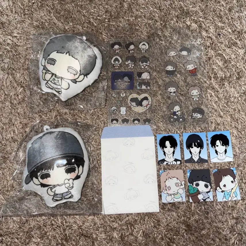 [BUNJANG] BOYNEXTDOOR Taesan &amp; Leehan Cushion Keyring, Stickers, Unsealed Proof Photos Bundle Set / Doo님 보넥도 보이넥스트도어 태산 쿠션키링 스티커 미개봉 증명사진
