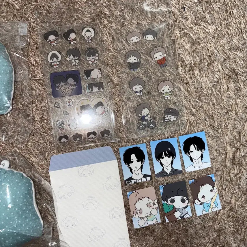 [BUNJANG] BOYNEXTDOOR Taesan &amp; Leehan Cushion Keyring, Stickers, Unsealed Proof Photos Bundle Set / Doo님 보넥도 보이넥스트도어 태산 쿠션키링 스티커 미개봉 증명사진