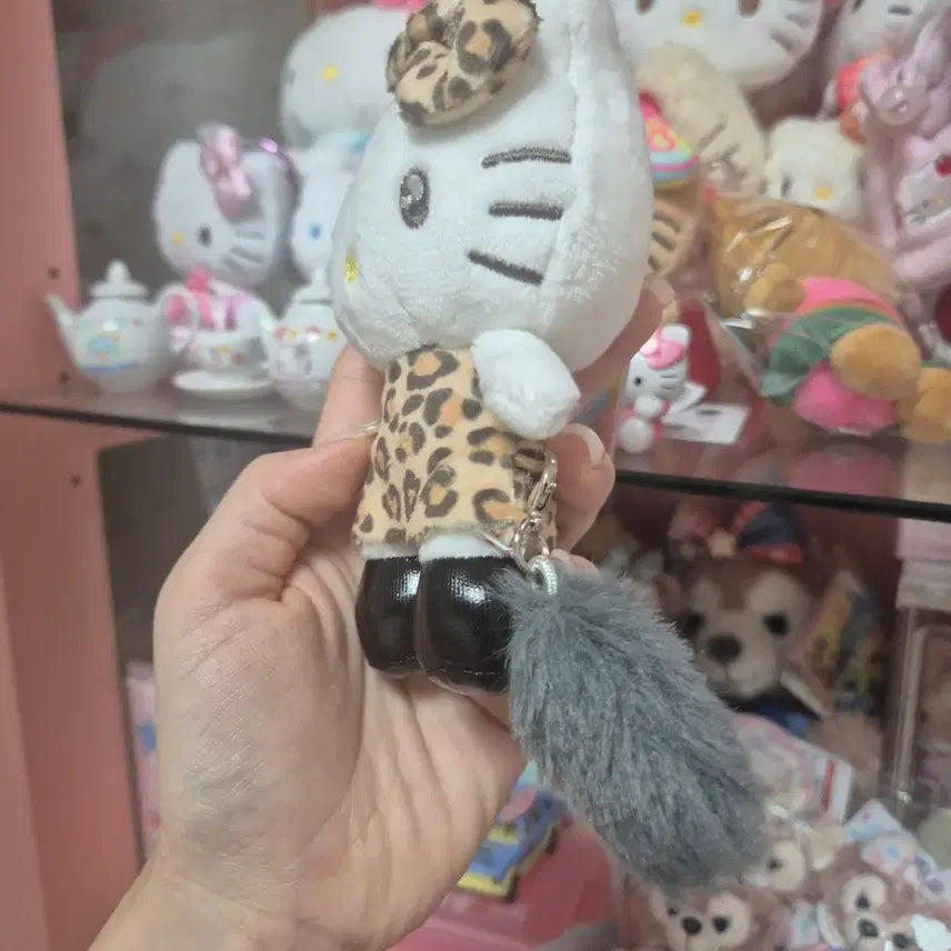 [BUNJANG] Sanrio Hello Kitty Leopard Dress Plush Keychain / 산리오 헬로키티 봉제 인형 레오파드 원피스