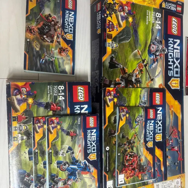 [BUNJANG] LEGO Nexo Knights Minifigure &amp; Bulk Set Bundle / 넥소나이츠 레고 미니피규어 및 벌크제품 세트