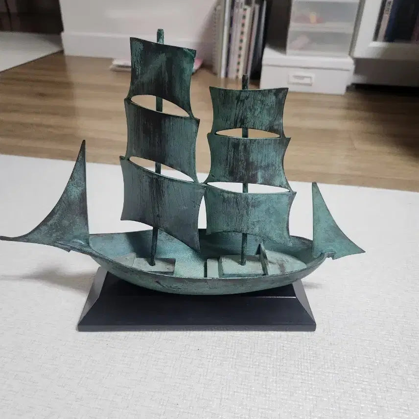 [BUNJANG] Antique Portuguese Caravel Bronze Ship Statue (Approx. 3kg, Solid Bronze) / 35년 전 신세계백화점 포르투갈 풍물전 수입 범선 청동상