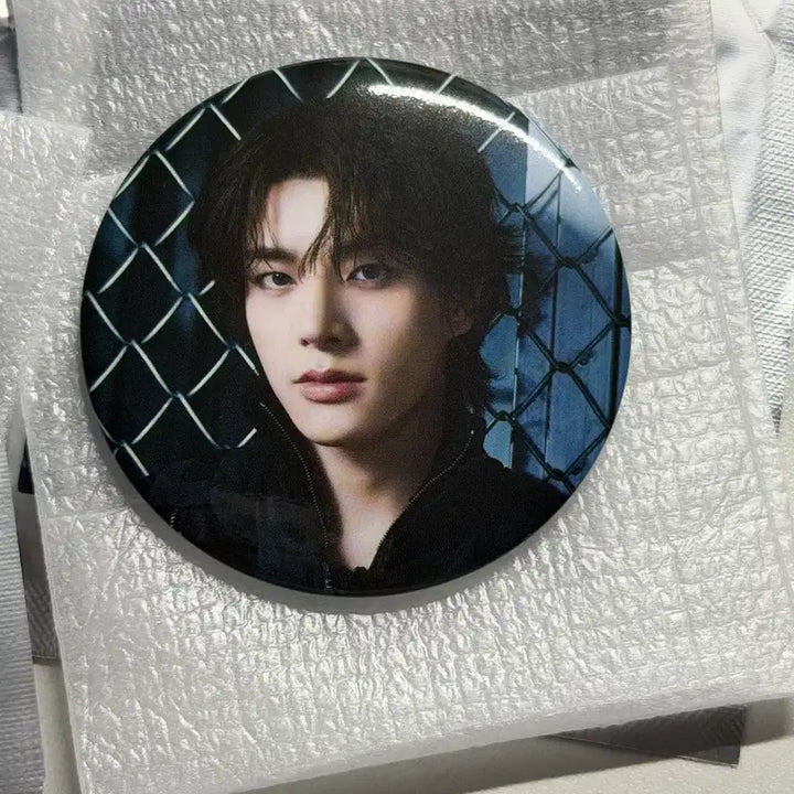 [BUNJANG] ENHYPEN Blood Sweat &amp; Tears Jake Pin Badge / 엔하이픈 블러드사가 랜덤캡슐 제이크 핀뱃지