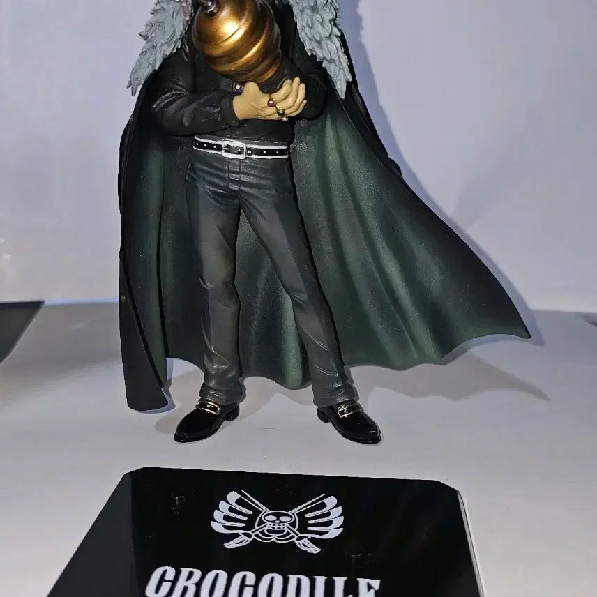 [BUNJANG] One Piece Crocodile FiguartsZERO Figure (Box Included) / 원피스 크로커다일 피규어아츠제로 피규어 박스O 금고양이