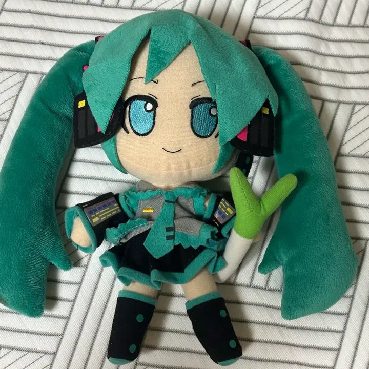 [BUNJANG] Classic Hatsune Miku Original Medium Plush Doll / 고전 하츠네미쿠 오리지널 중형 인형 팝니다