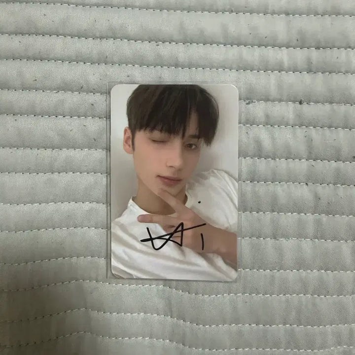 [BUNJANG] TXT Huening Kai Signed Photocard / 투바투 휴닝카이 싸인 포카