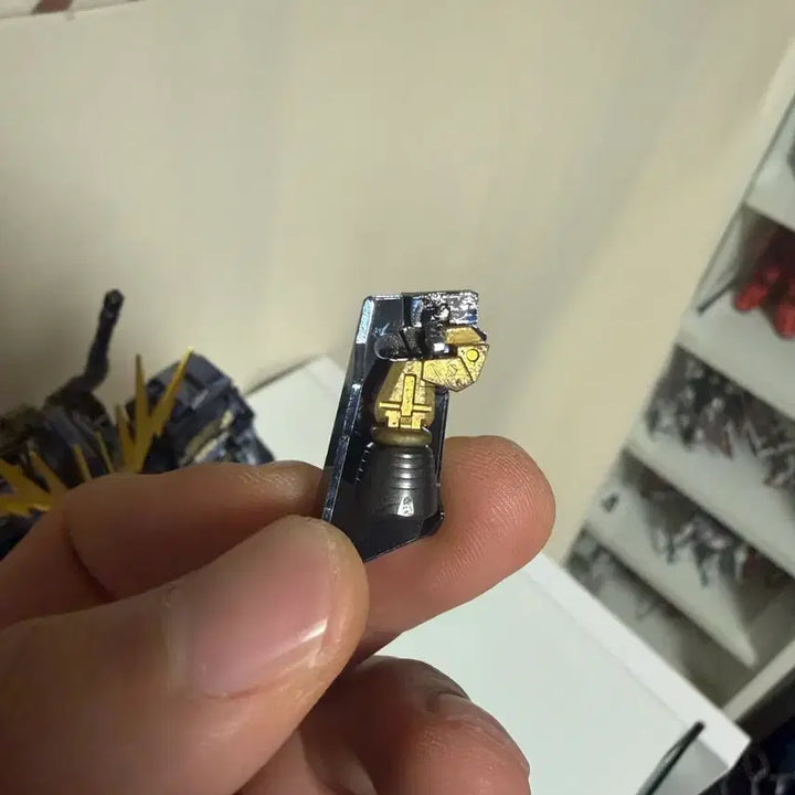 [BUNJANG] Bandai MG Unicorn Banshee Titanium Finish Ver. Assembled Model B-Grade / 반다이 MG 유니콘 밴시 티타늄피니쉬 버전 조립품 B급